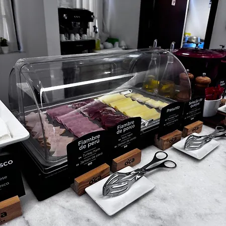 Oca Ribeira Do At * Porto