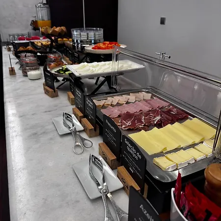 Oca Ribeira Do At * Porto